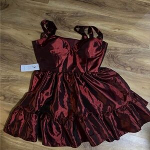 Elegant Burgundy Strapless Dress